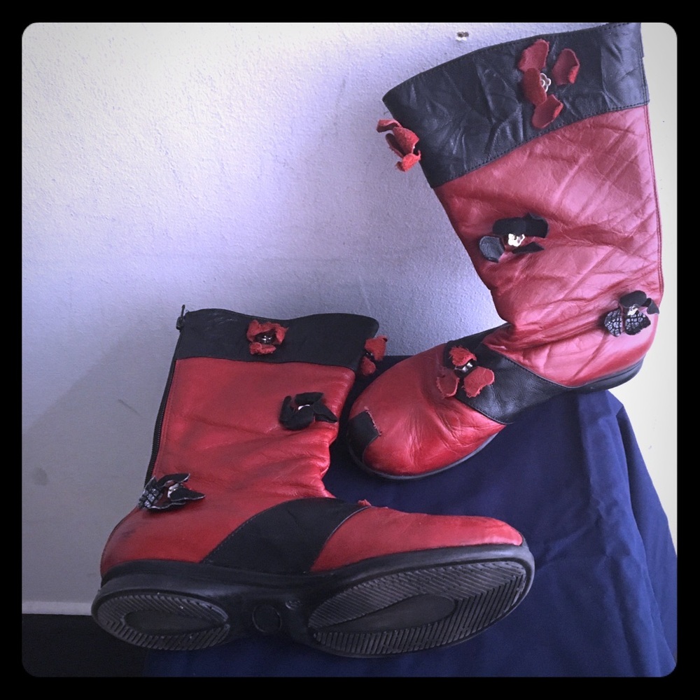Boots - Picture 2 of 3